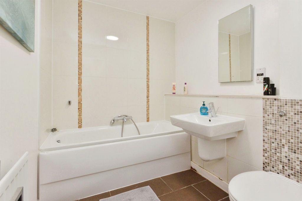 Additional image 10 of 2 bed flat for saleMortimer Square, Milton Keynes MK9
