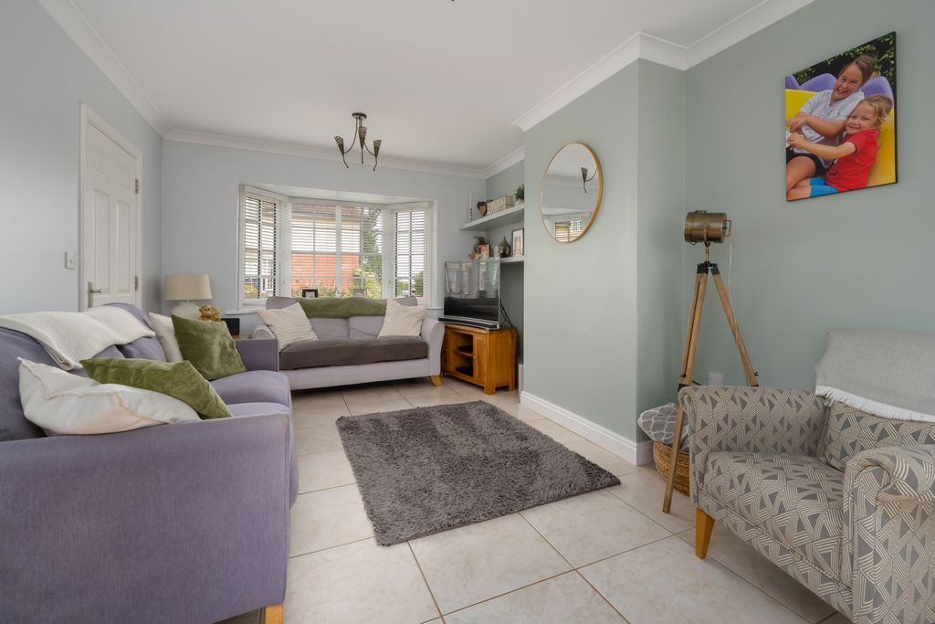 Property photo 3 of 24 Sitting Room