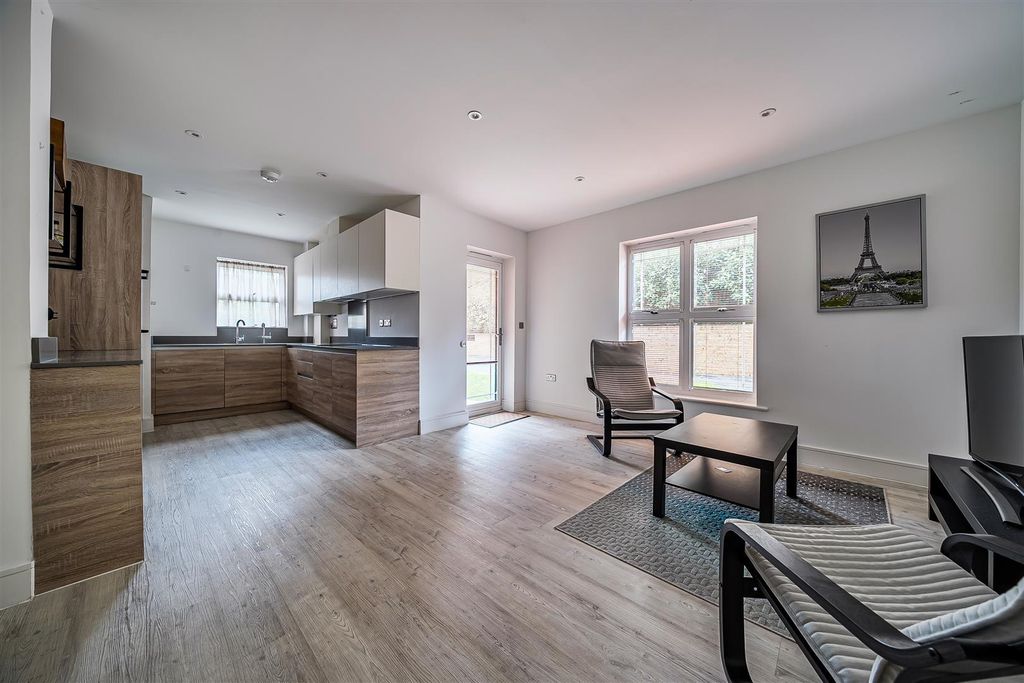 Property photo 3 of 22 1372497-2-68Fa4676Cde51.Jpg