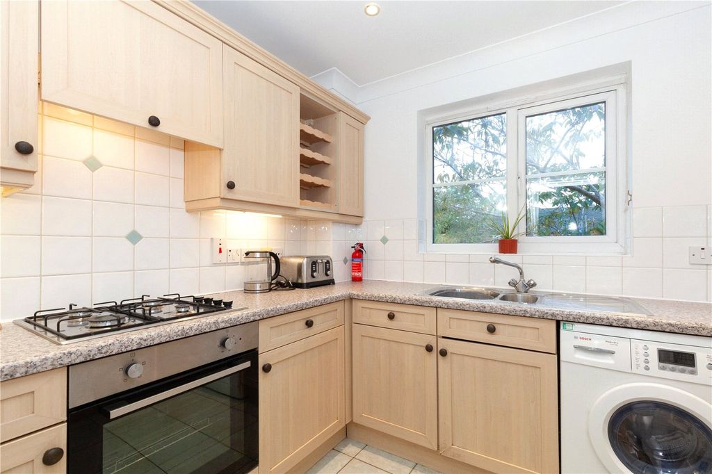 Property photo 2 of 10 Photo 04