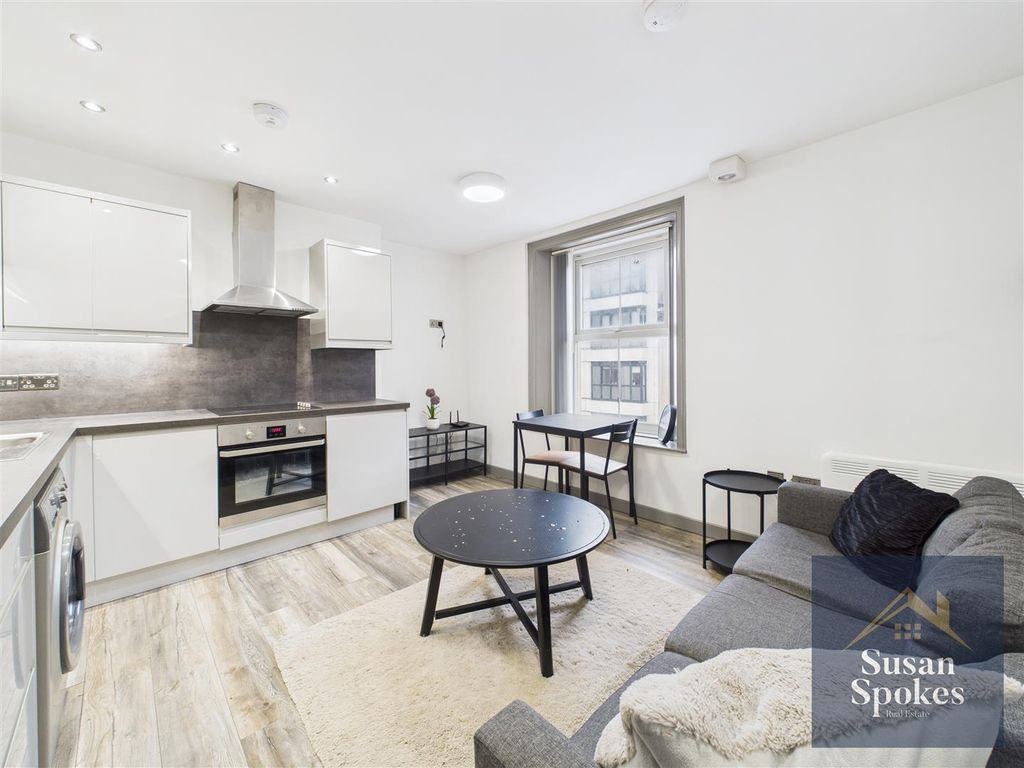 Property photo 3 of 19 Cam01858G0-Pr0183-Still009.Jpg