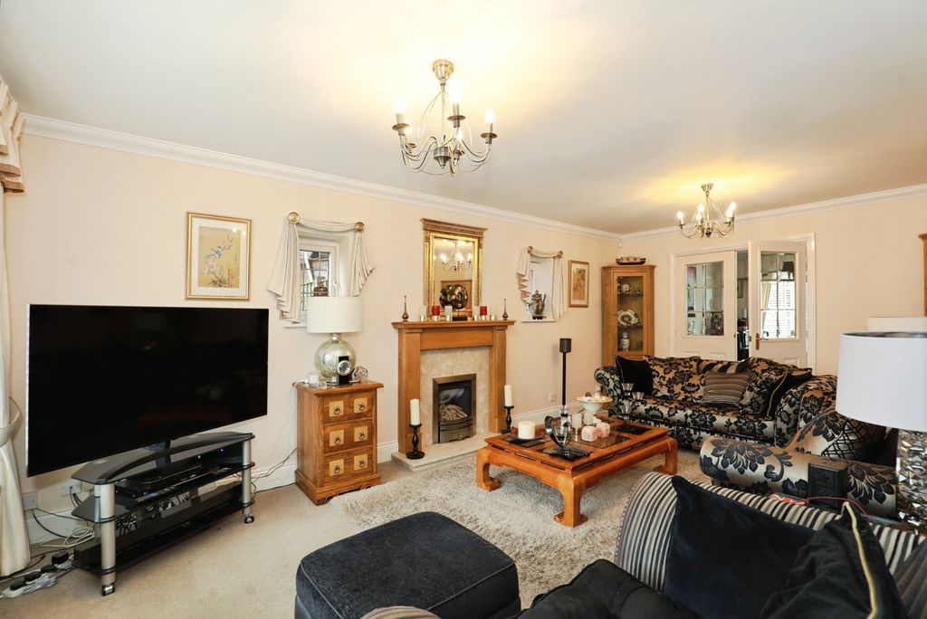 Property photo 2 of 20 Pbox-Img.Jpg