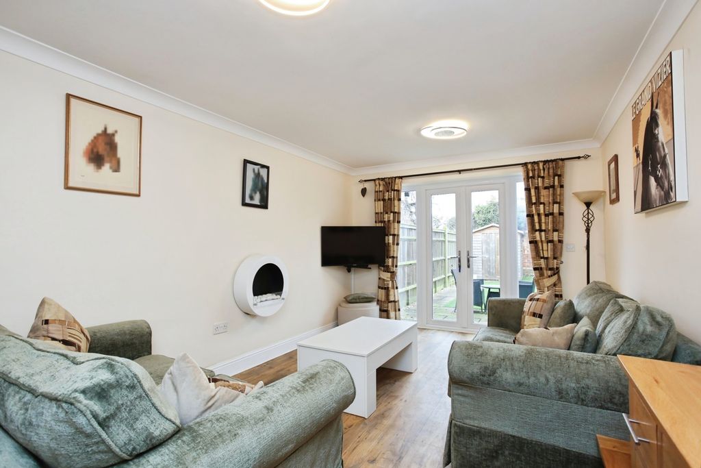 Property photo 2 of 16 Pbox-Img.Jpg