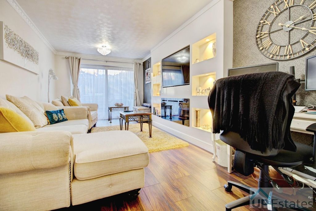 Property photo 3 of 21