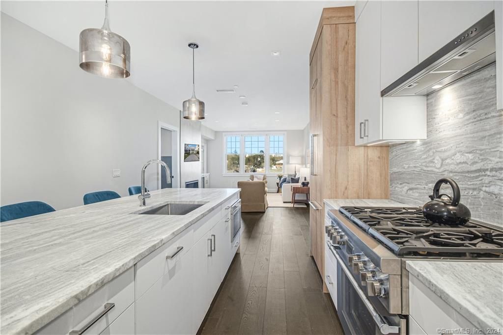 Property photo 3 of 13 <Alttext/>
