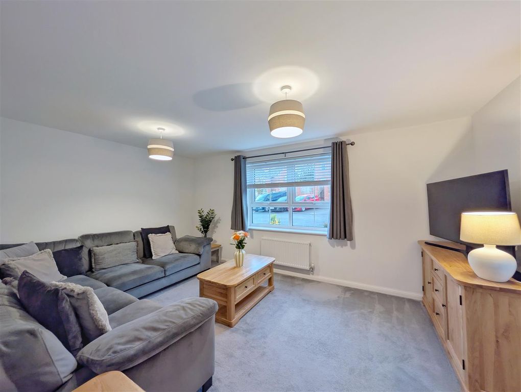Property photo 3 of 18