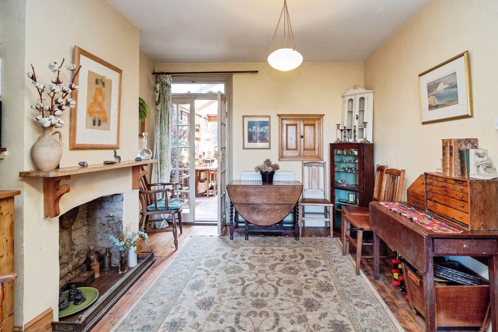 Property photo 3 of 20 Garden