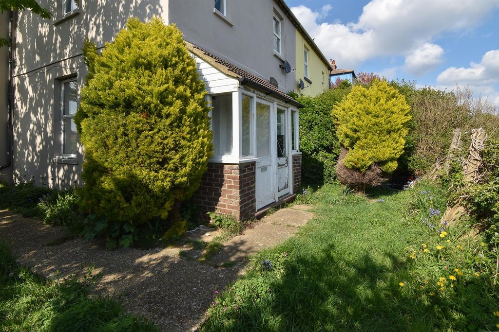 Property photo 2 of 11 Entrance/Garden