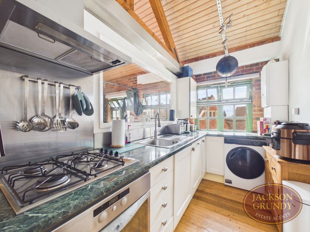 Property photo 3 of 14 Eaton House