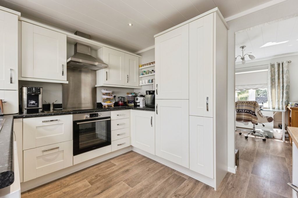 Property photo 3 of 15 Pbox-Img.Jpg