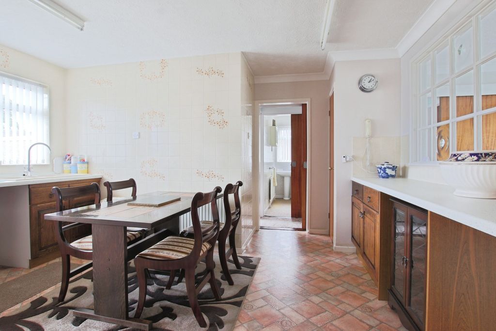 Property photo 2 of 13 4425094