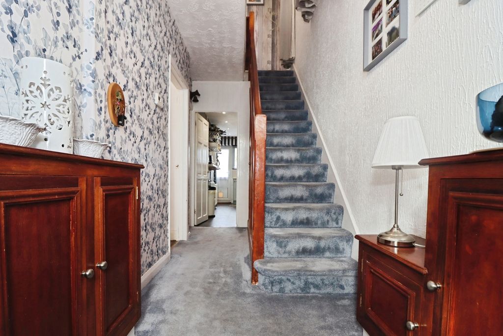 Property photo 2 of 12 Pbox-Img.Jpg