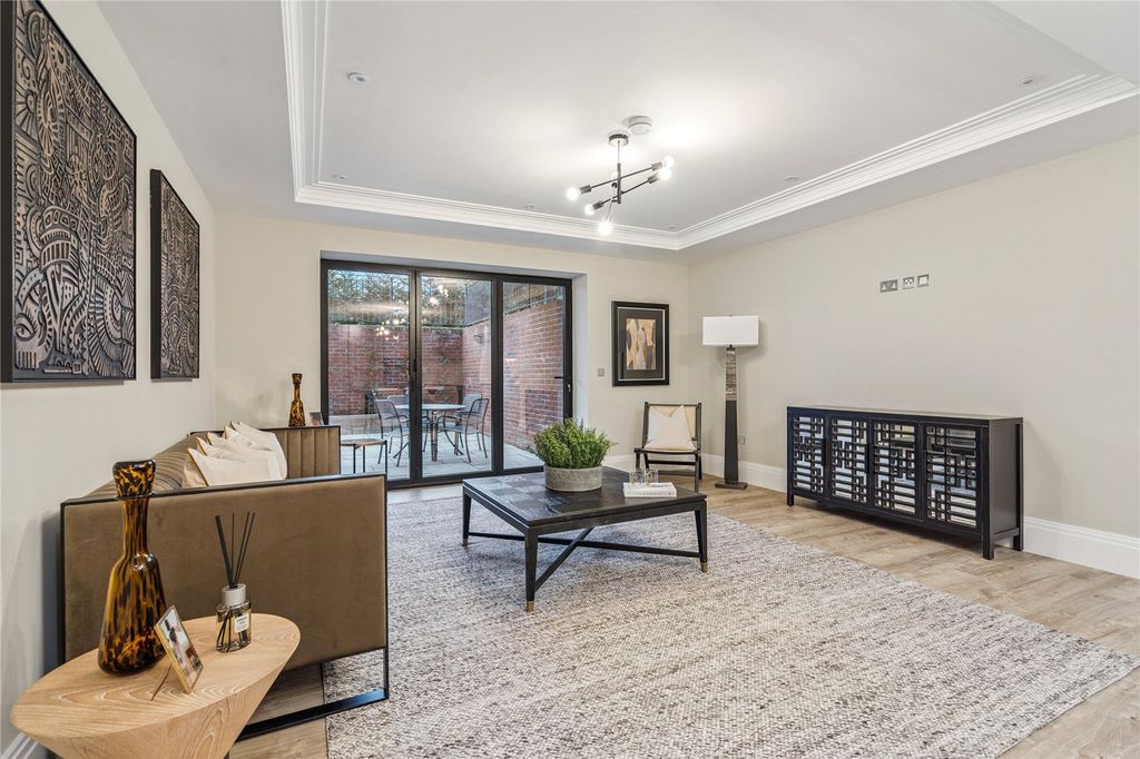 Property photo 3 of 22 Picture No. 05