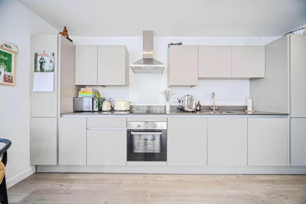 Property photo 2 of 14 Pbox-Img.Jpg