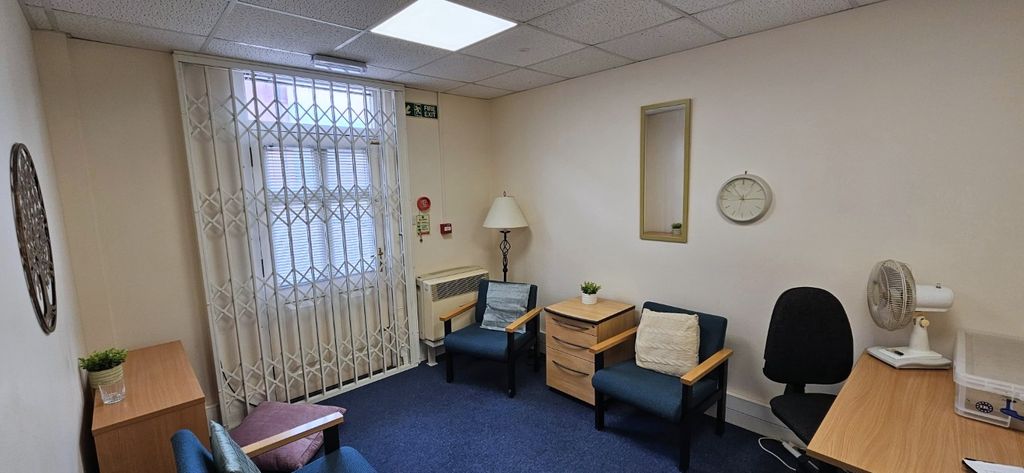 Property photo 3 of 7 Example Gf Office