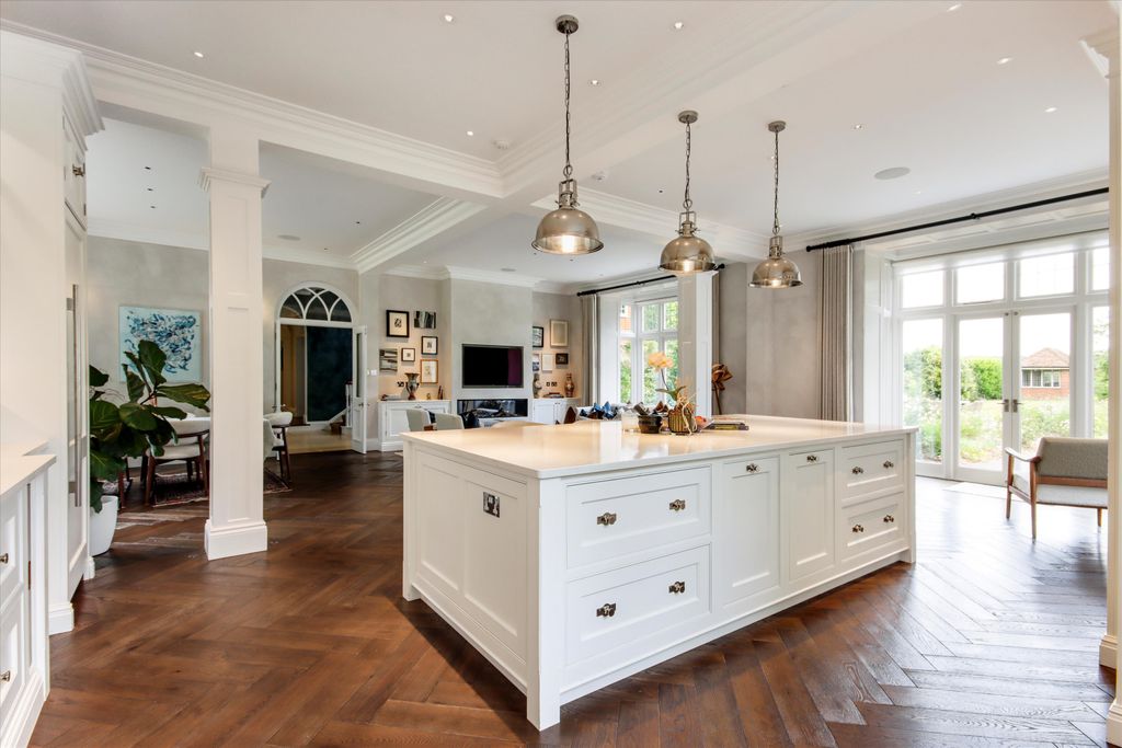 Property photo 2 of 35 Image