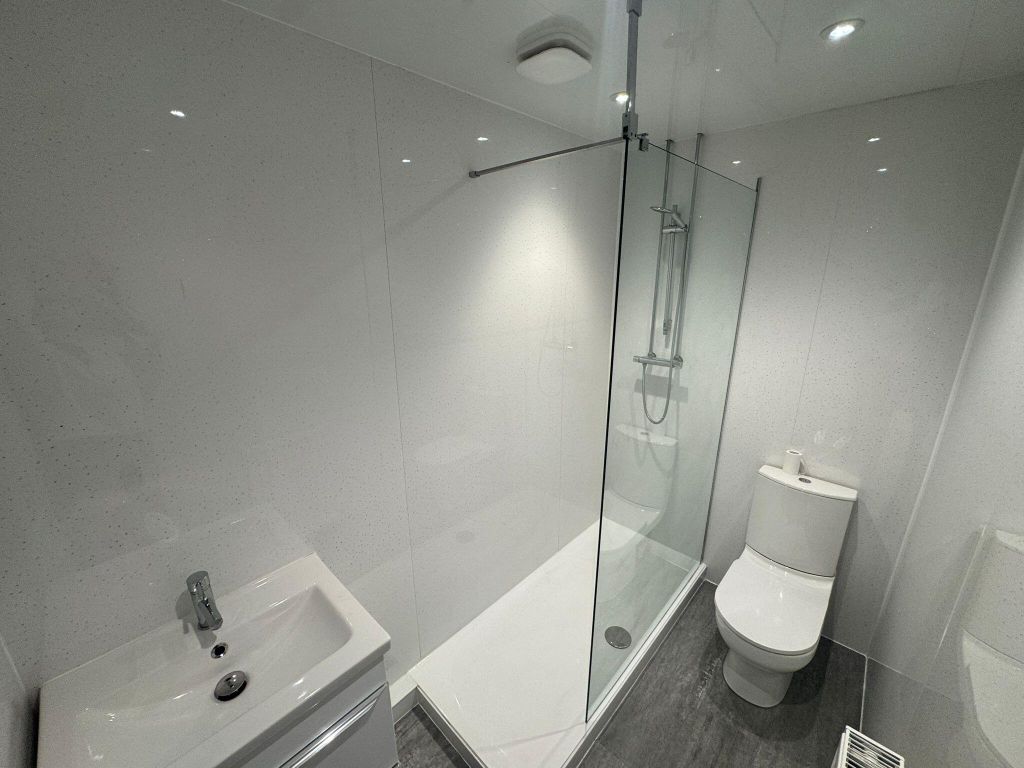 Property photo 2 of 27