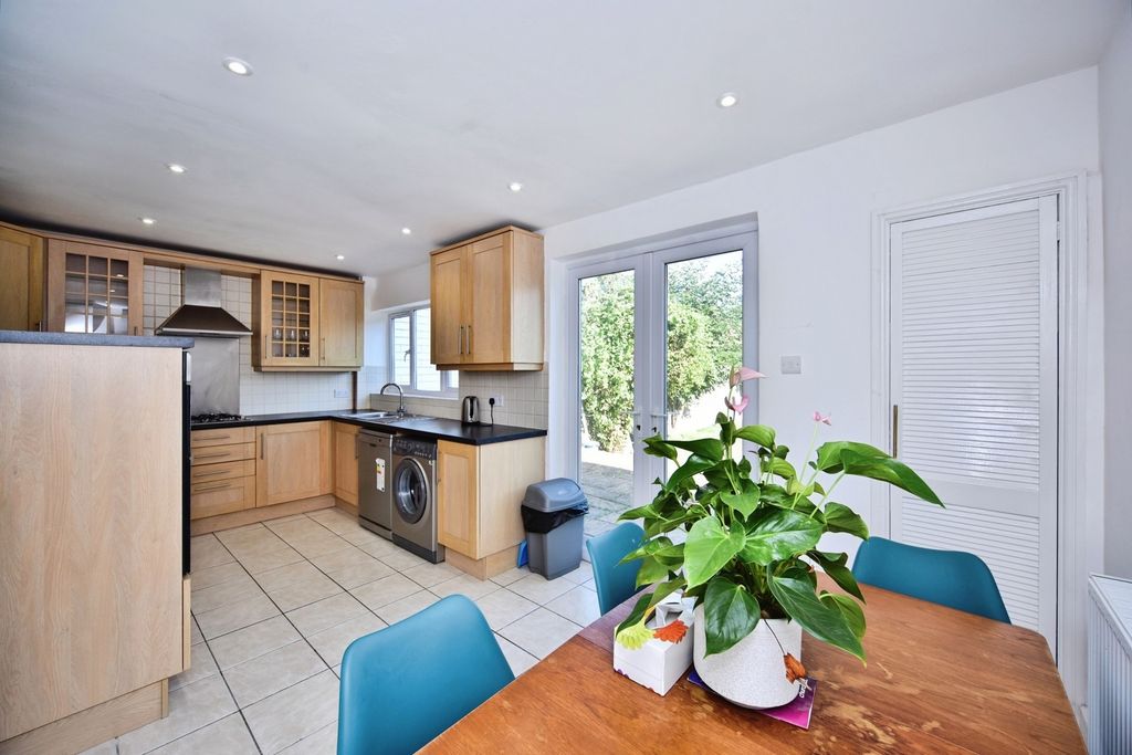 Property photo 3 of 16 Pbox-Img.Jpg