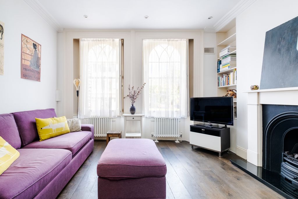 Property photo 1 of 18