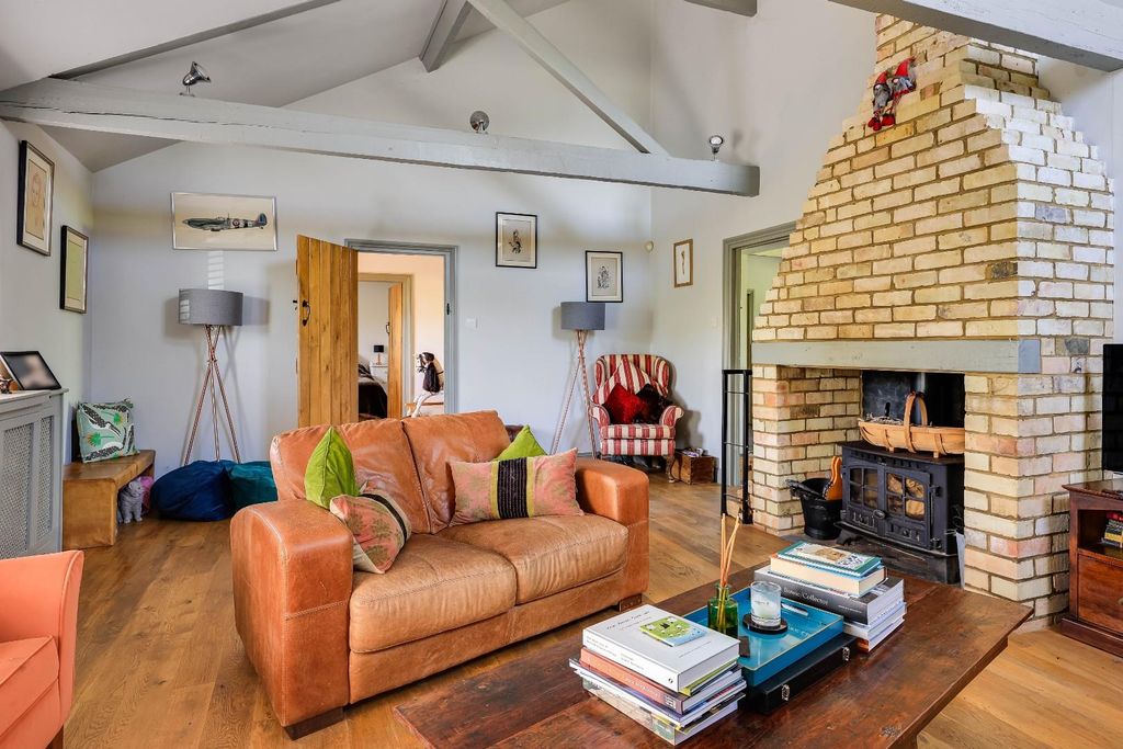 Property photo 3 of 36 Img (7).Jpg