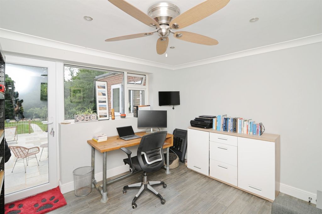 Property photo 3 of 28