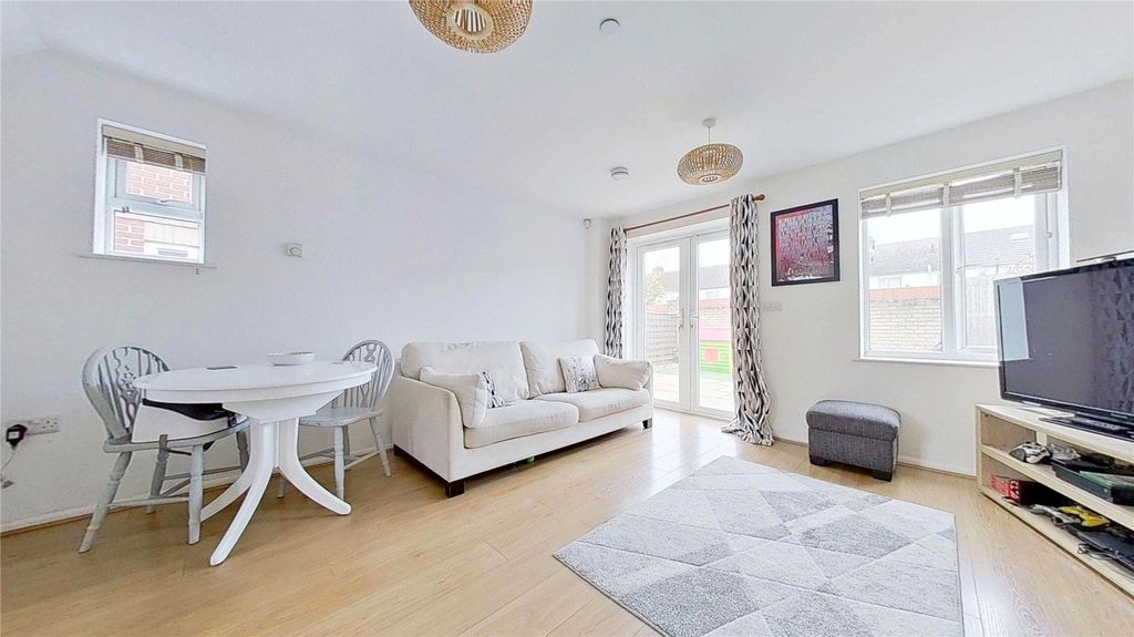 Property photo 3 of 14 Picture No. 11