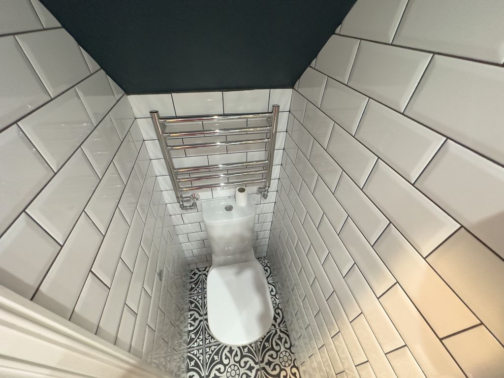 Property photo 3 of 7 119 Empress Road3