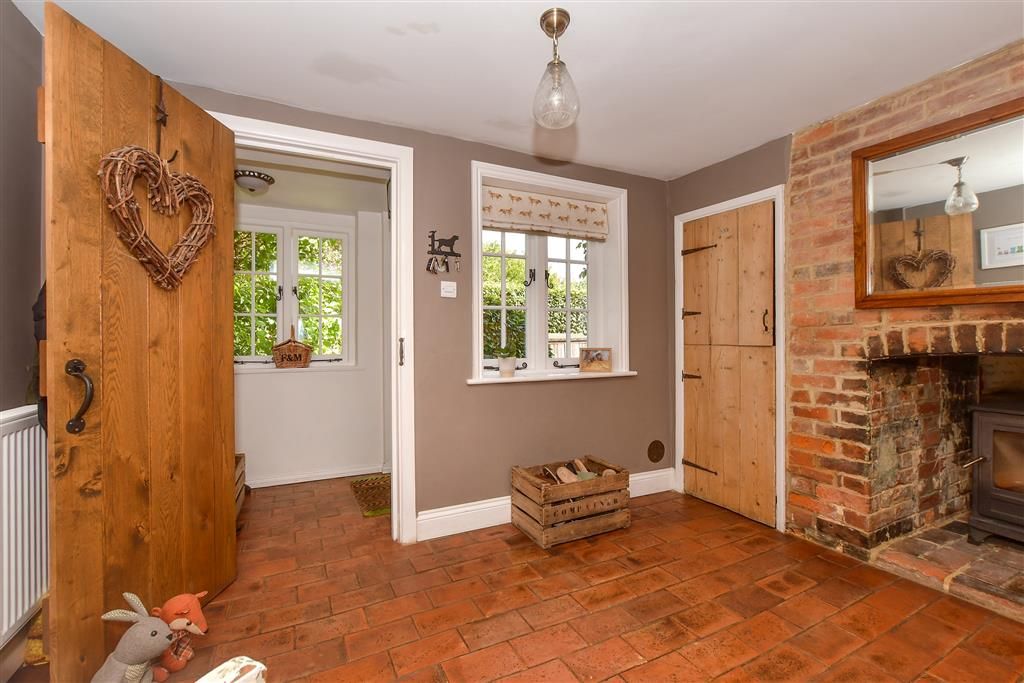 Property photo 3 of 17 Entrance Hall
