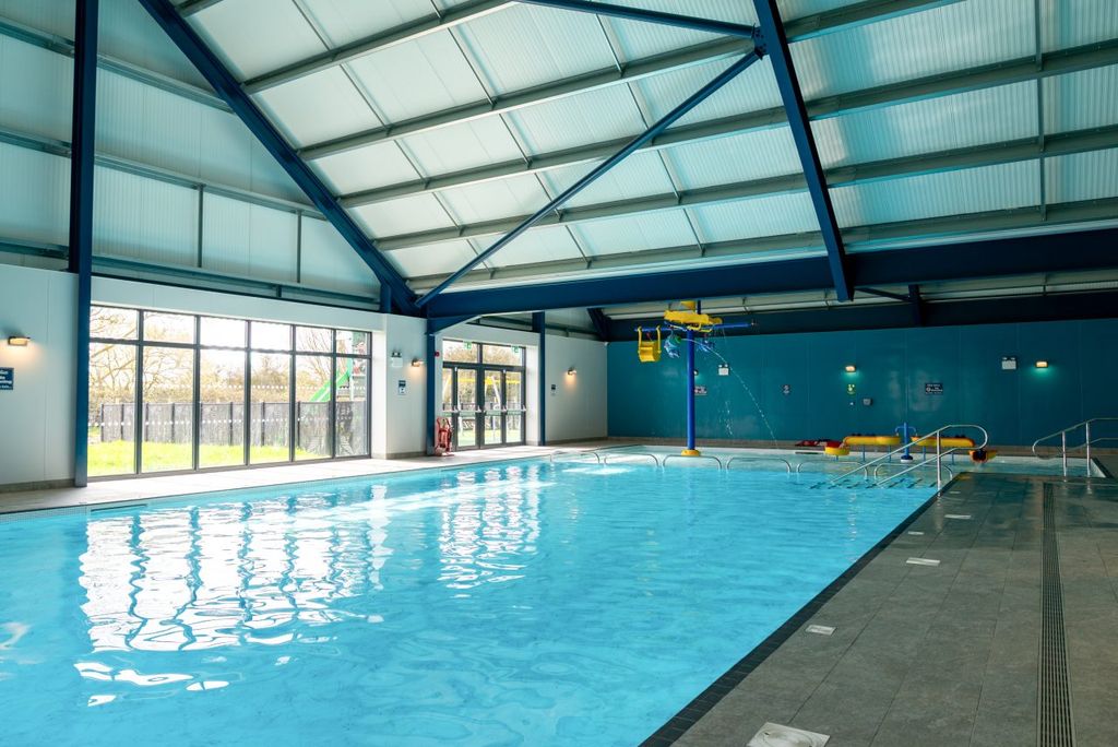 Property photo 2 of 17 Indoor Swimming Pool At Pakefield Holiday Park, Suffolk