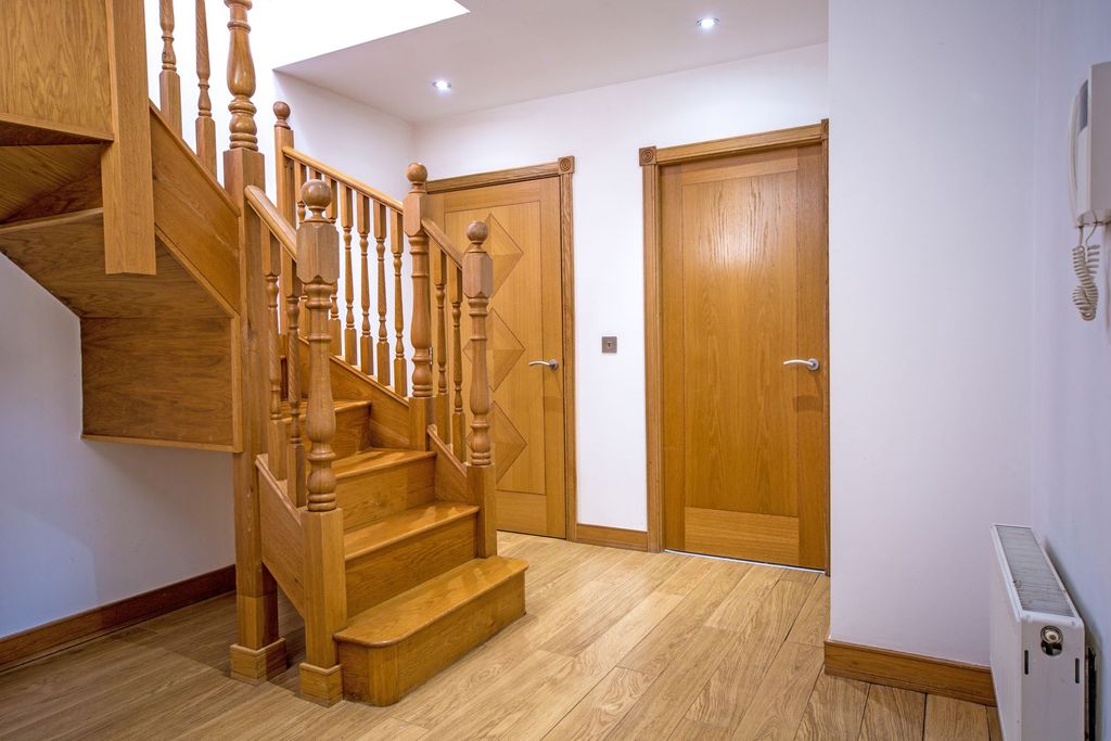 Property photo 2 of 15 Photo 2