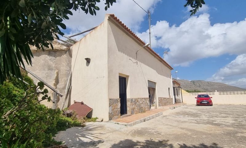 Property photo 2 of 40