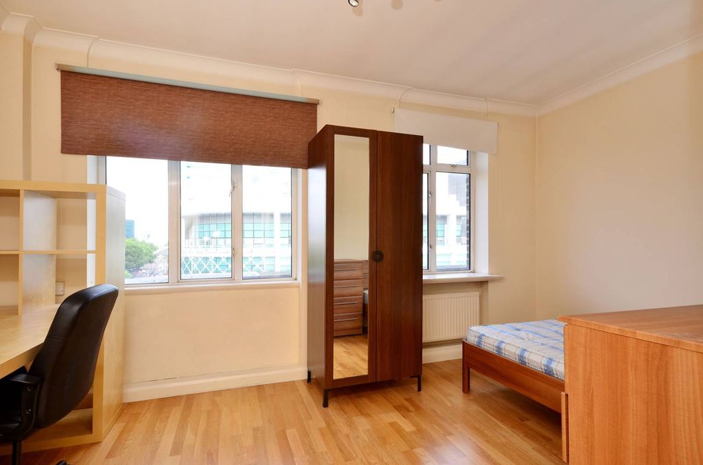 Property photo 1 of 5