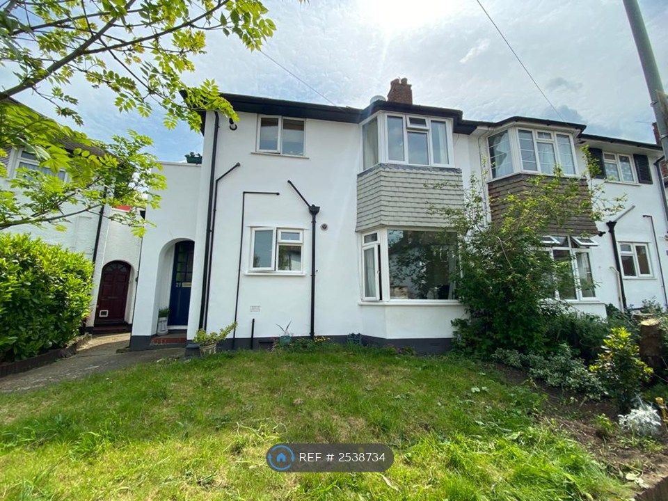 Property photo 1 of 11 Grove Close Front