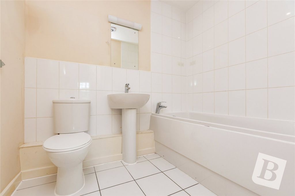 Property photo 3 of 9 Family Bathroom