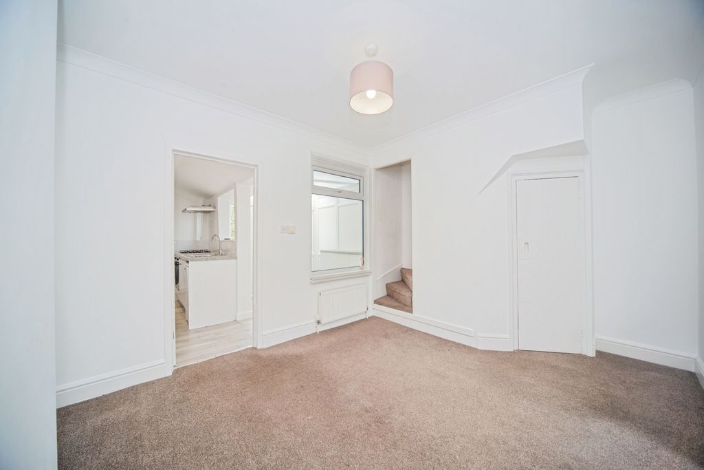 Property photo 3 of 17 Pbox-Img.Jpg