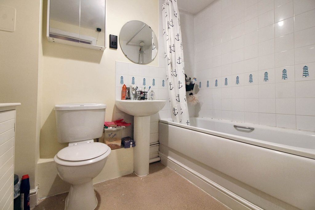 Property photo 3 of 8