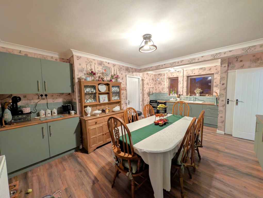 Property photo 3 of 20 Kitchen Diner