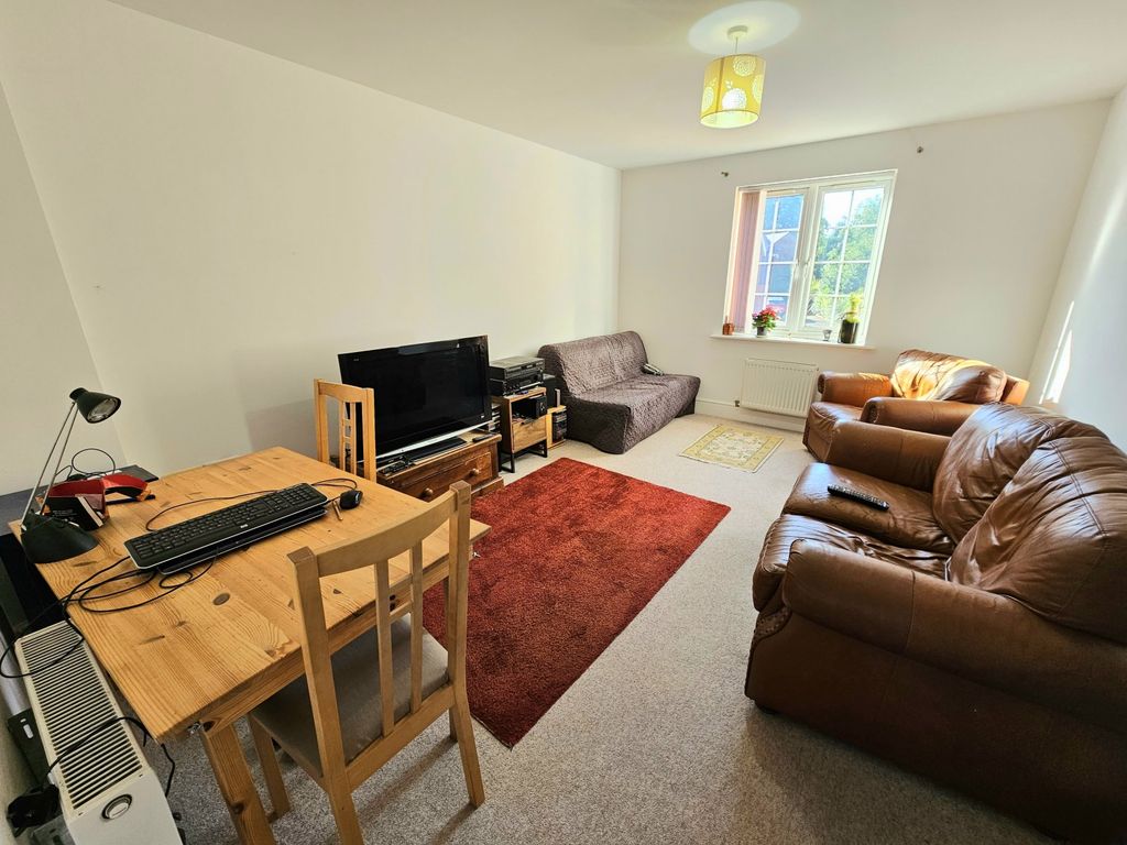 Property photo 2 of 9 Picture No. 10