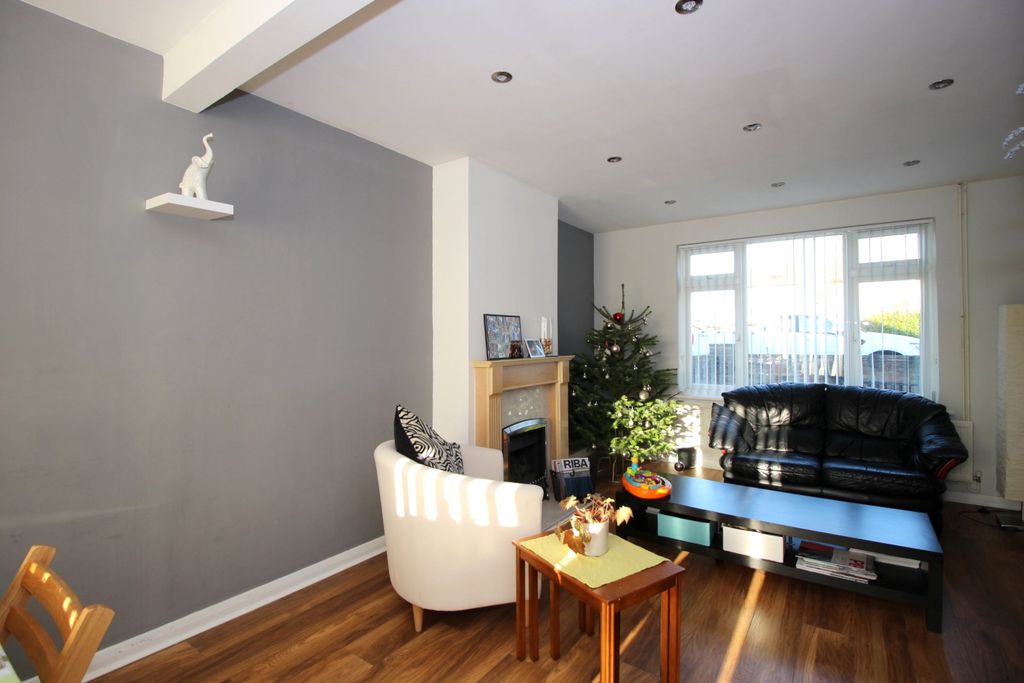 Property photo 3 of 10 Image