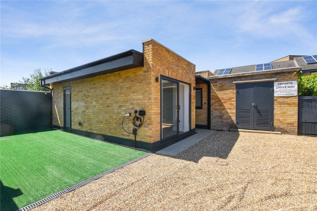 Property photo 1 of 10 Picture No. 05