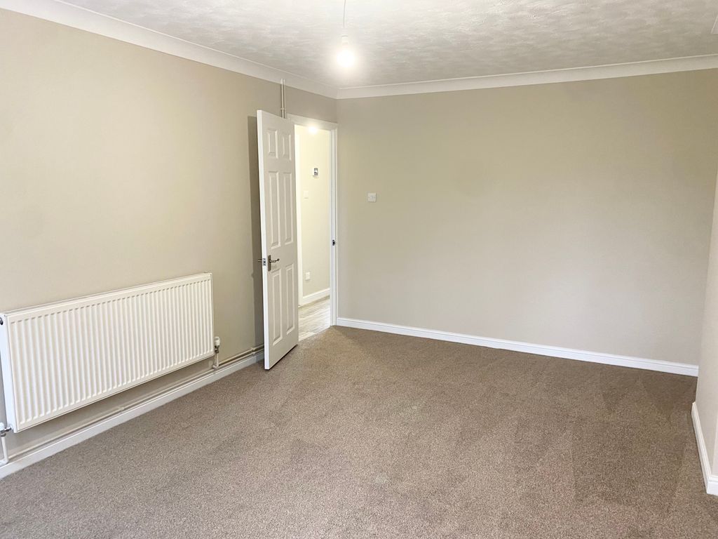 Property photo 2 of 13 Lounge