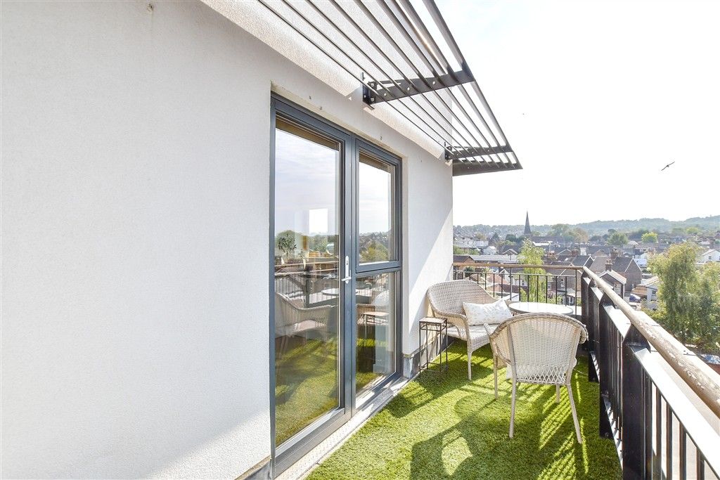 Property photo 2 of 14 Balcony / Terrace
