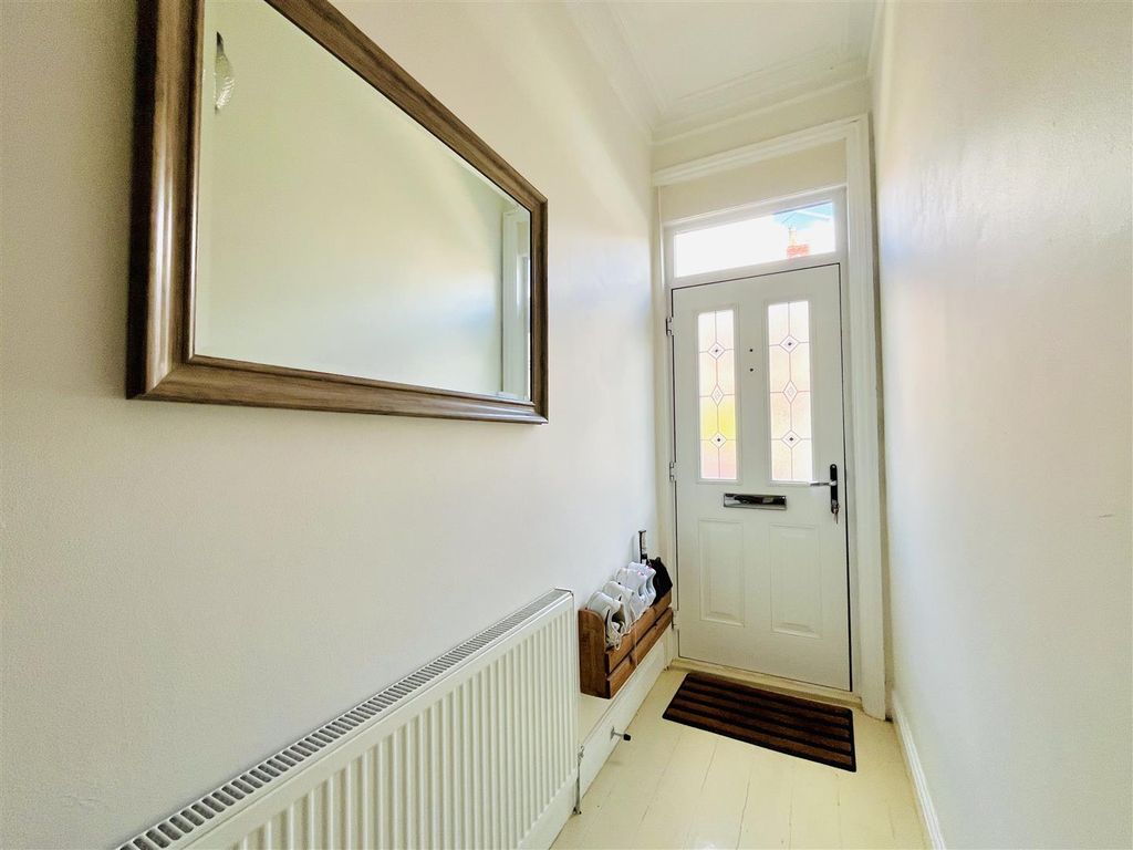 Property photo 2 of 32 Hallway