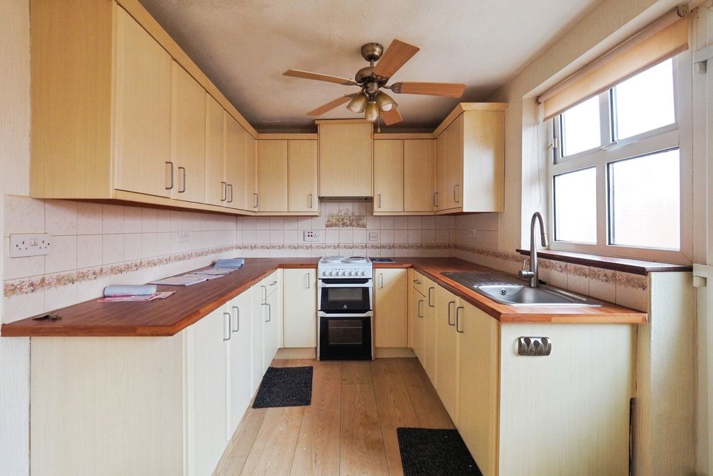 Property photo 2 of 15 Pbox-Img.Jpg