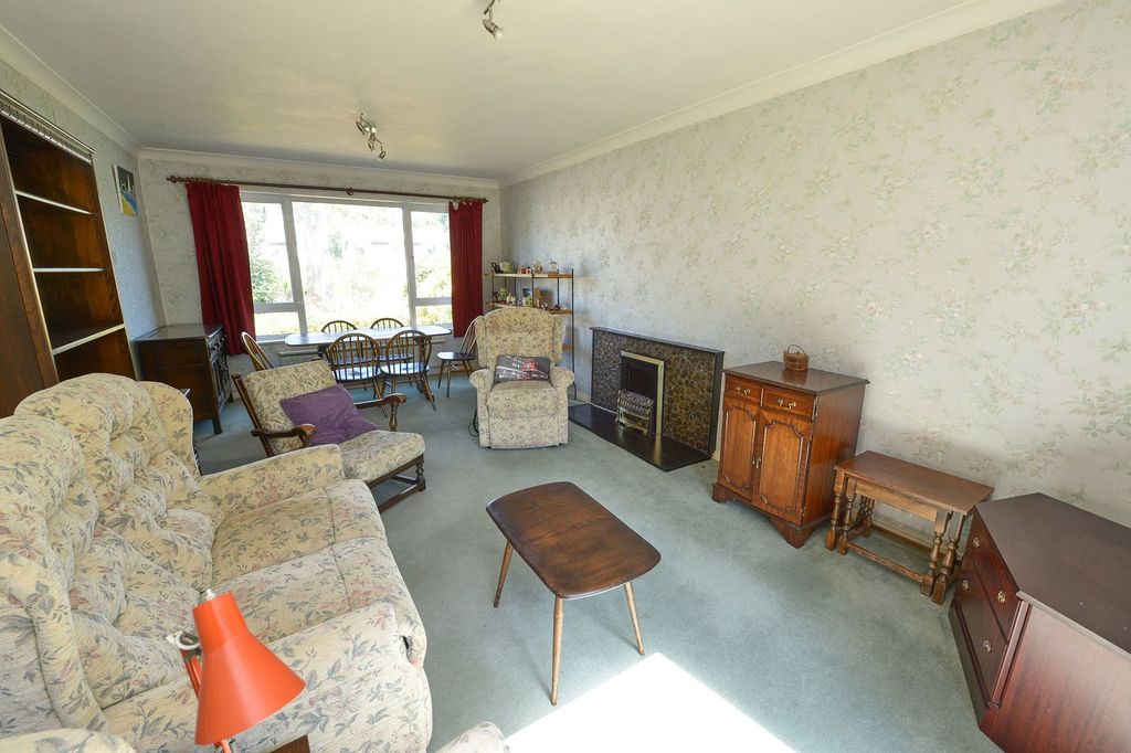Property photo 2 of 14