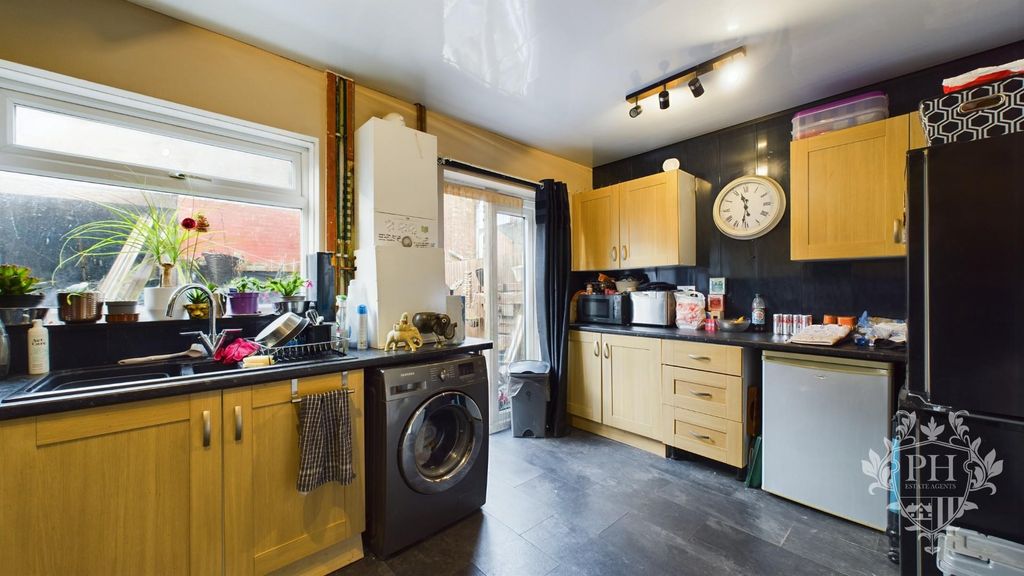 Property photo 3 of 8 Cam02002G0-Pr0090-Still007.Jpg