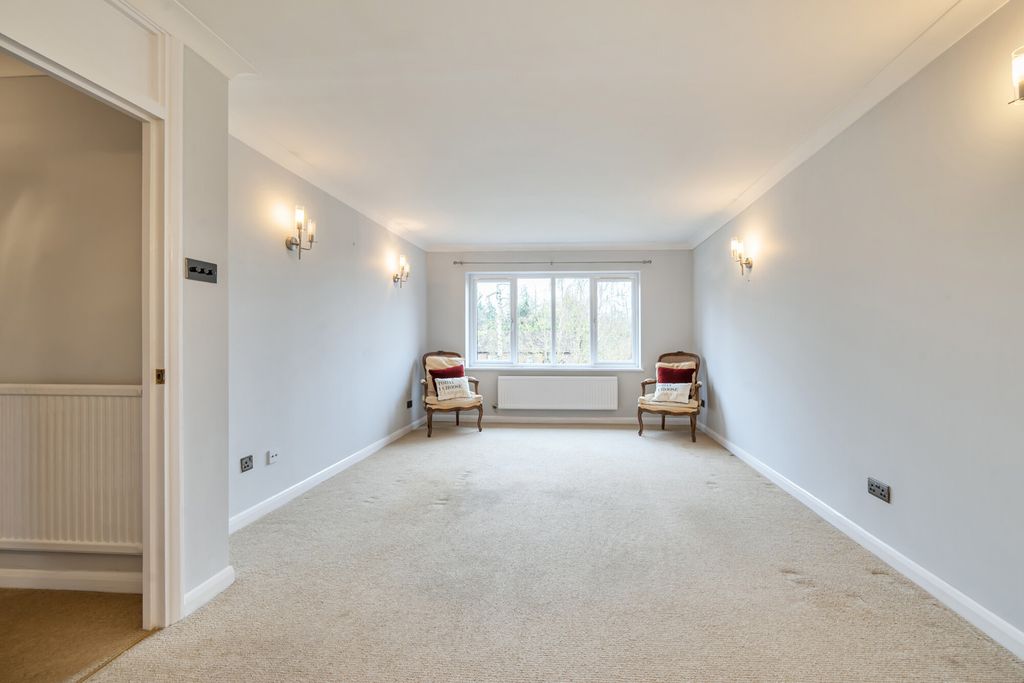 Property photo 3 of 18 1433353-14-69cd12...