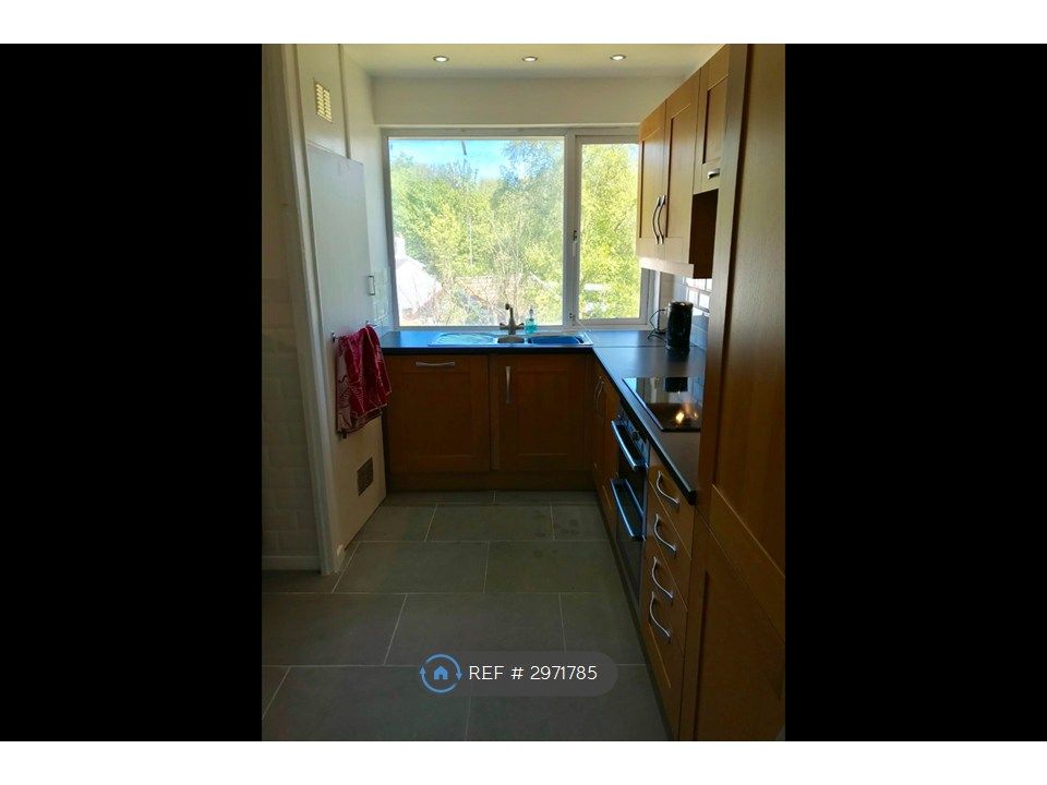 Property photo 3 of 21 Kitchen
