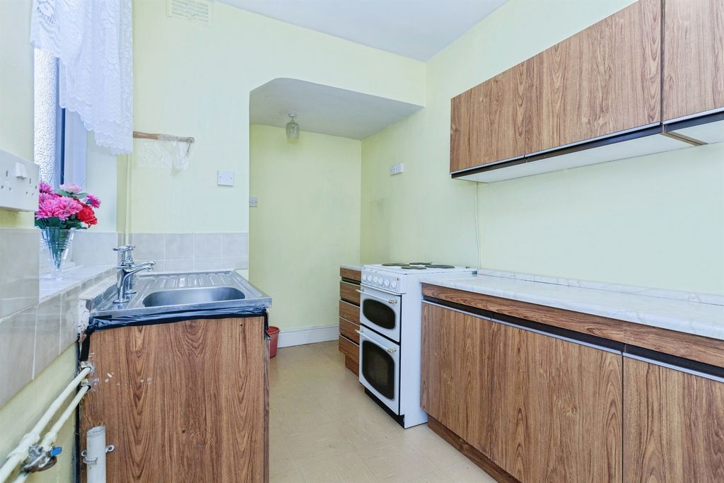 Property photo 3 of 15