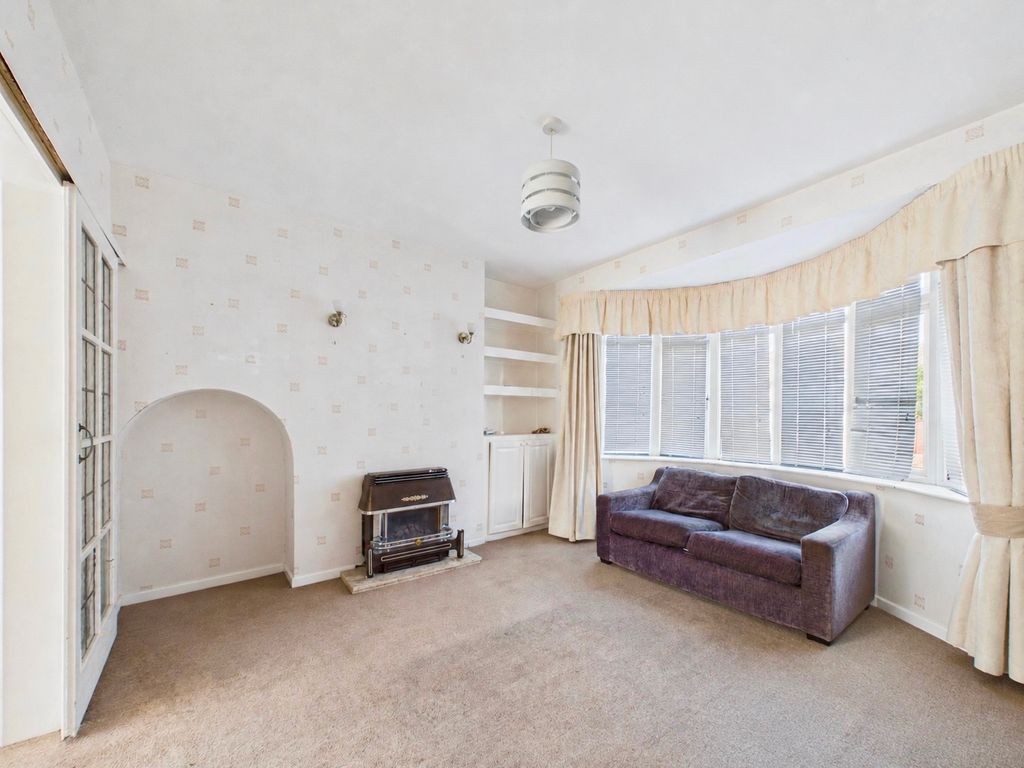 Property photo 2 of 34
